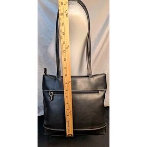 Villager‎ Liz Claiborne ~ Tote Handbag ~ Medium Black/Contrast Stitch ~ Clean